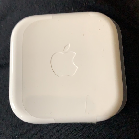 Apple Wired Ear Buds New in Box - Picture 3 of 5